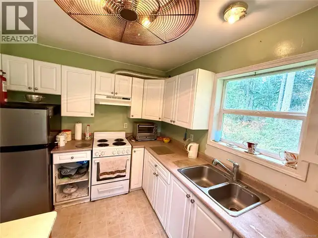 148 Meadow Dr Salt Spring, British Columbia in Houses for Sale in Fort McMurray - Image 10