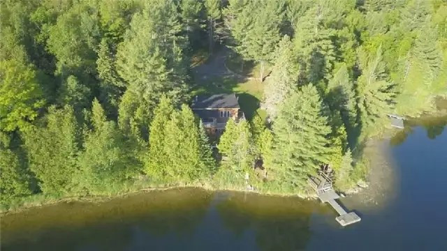 Beautiful Robbs Lake cottage rental 1 hour west of Ottawa in Ontario - Image 3