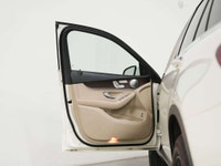 This 2021 Mercedes-Benz GLC 300 is a local Ontario vehicle with a clean Carfax report, the perfect b... (image 8)