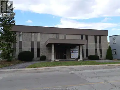 9500 sq ft Executive office building. Close to Downtown Chatham and Sam's Coffee Shop. Current tenan...