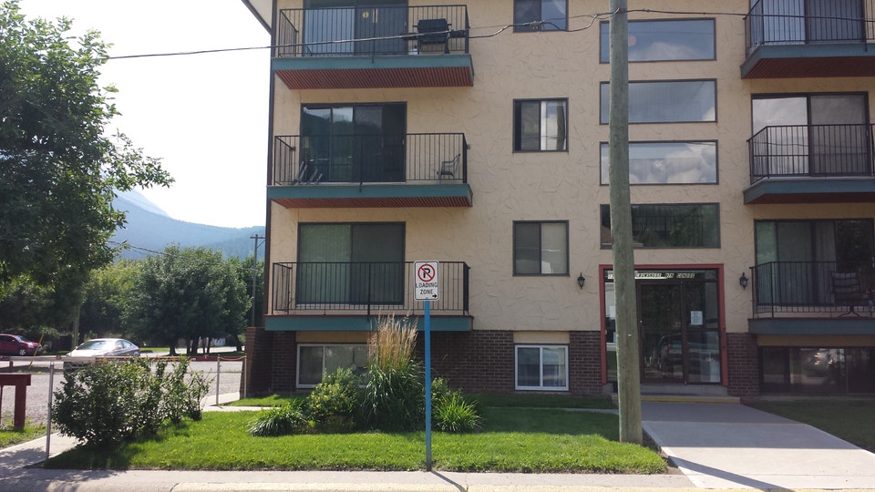 2 BDRM APARTMENT FOR RENT IN CROWSNEST PASS 1