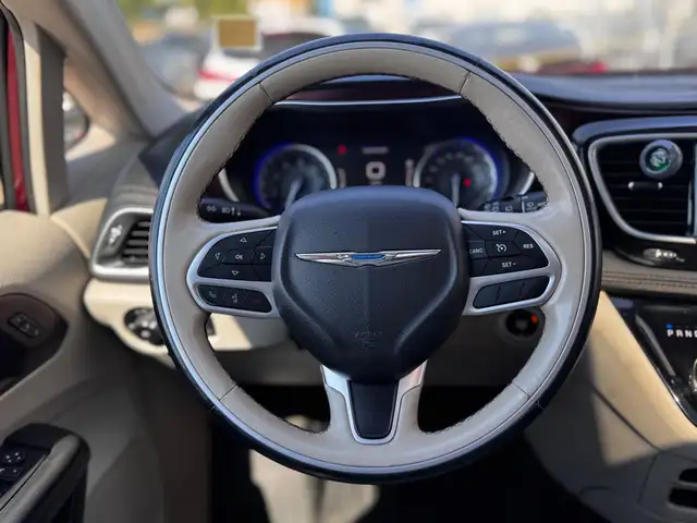 2017 Chrysler Pacifica Limited 7 Passenger | Command Start | Pow5619998410362163210