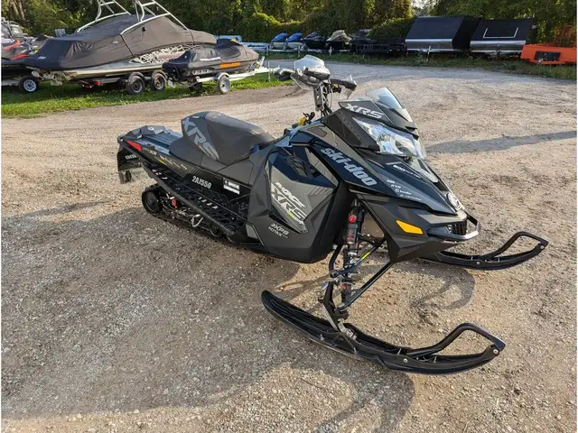 2016 Ski-Doo MXZ(R) X-RS(R) ROTAX 600 H.O. E-TEC 12493 KM in Snowmobiles in Sarnia - Image 4