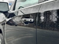 Engine: 5.3L ECOTEC3 V8 L/100Km City: 15.9 L/100Km Hwy: 13.0 Safety Equipment Airbags, Dual-stage fr... (image 7)