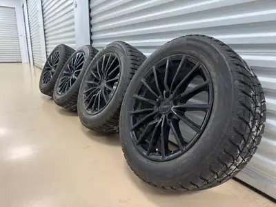 4 Mini/ BMW rims in perfect condition with winter tires. 85% tread left Bolt pattern 5x112 Centerbor...