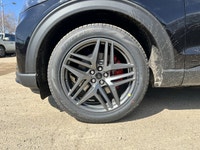 3.0L V-6 EcoBoost engine for powerful performance - 4x4 drive ensures all-weather capability - Panor... (image 2)