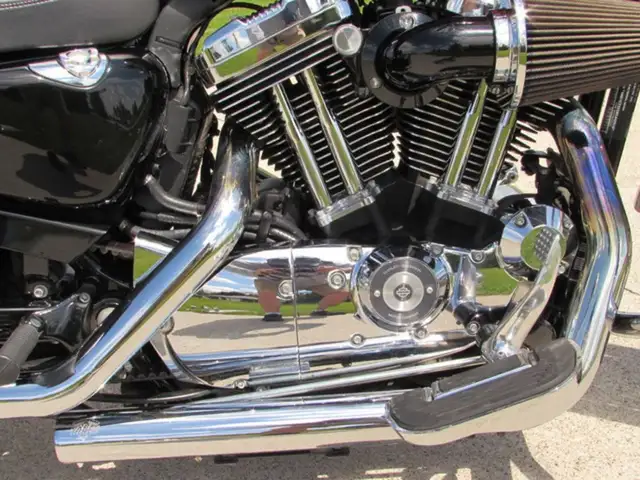 2011 Harley-Davidson Sportster XL1200C 1200 Custom in Sport Bikes in Leamington - Image 10