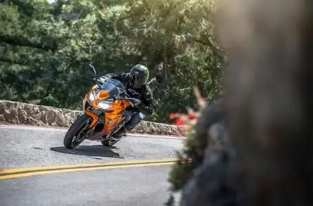 2025 Kawasaki Ninja 650 ABS in Street, Cruisers & Choppers in Markham / York Region - Image 6