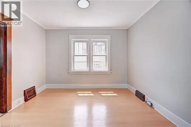 147 COURTLAND Avenue E Kitchener, Ontario in Houses for Sale in Kitchener / Waterloo - Image 7