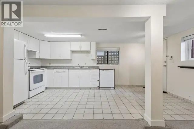 Ground level 3229 W 11TH AVENUE Vancouver, British Columbia in Long Term Rentals in Vancouver - Image 5
