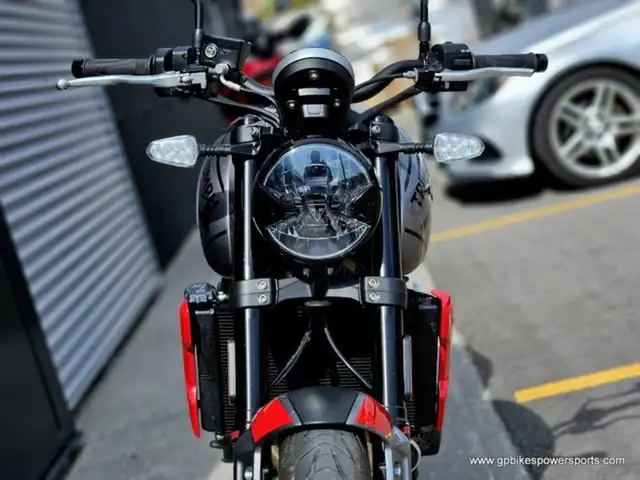 2023 Triumph Trident 660 Silver Ice Diablo Red in Street, Cruisers & Choppers in Oshawa / Durham Region - Image 7