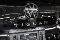 ... Engine: Moteur à 4 cylindres 2.0l L/100Km City: 10.6 L/100Km Hwy: 8.0 Safety Equipment Contrôle... (image 7)