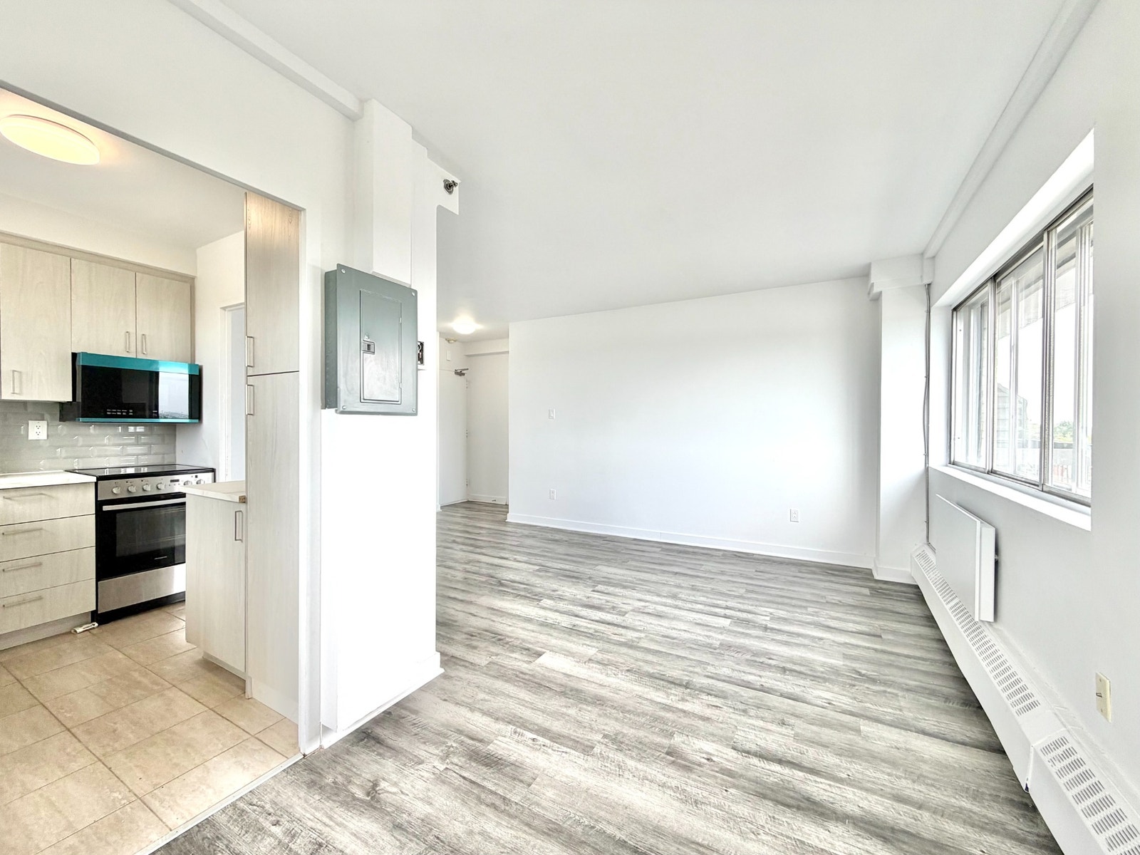 4050 Rosemont — photo 3
