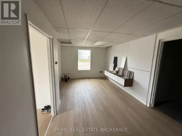 FRONT - 312 SOVEREIGN ROAD London East (East J), Ontario in Commercial & Office Space for Rent in London - Image 8