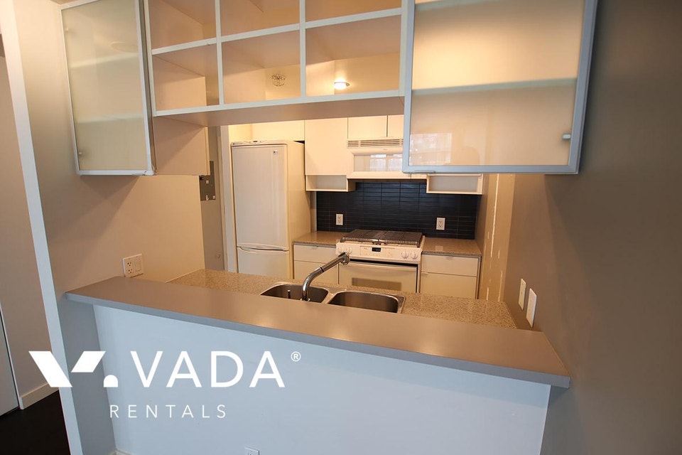The Max II 1 BR APT Rental 1703-939 Expo Blvd Vancouver: VADA 4