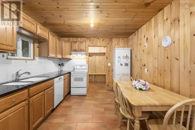 87 Edith's Point Road South Brookfield, Nova Scotia in Houses for Sale in Bridgewater - Image 9