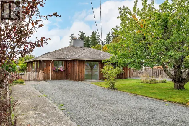 217 Larwood Rd Campbell River, British Columbia in Houses for Sale in Campbell River - Image 3