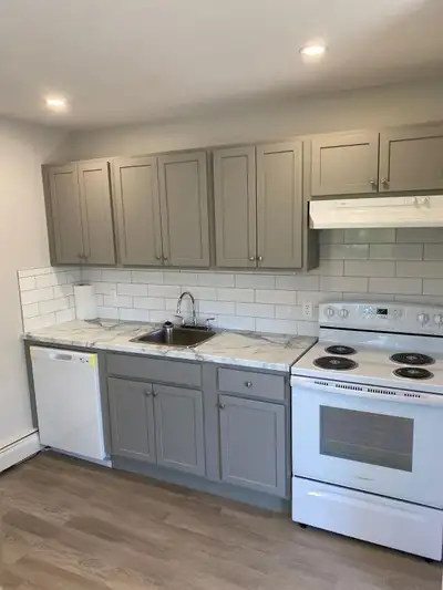 Newly Renovated 2 Bedroom Apartment Available