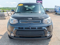 Only 67,337 Miles! KBB.com 10 Coolest New Cars Under $18,000. This Kia Soul has a durable Regular Un... (image 7)