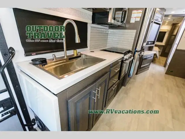 2026 Forest River RV Georgetown 5 Series 34M5 in RVs & Motorhomes in Hamilton - Image 19