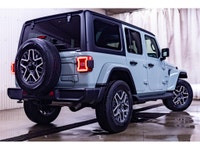**ONE OWNER - ACCIDENT FREE** 24,959 KM This 2024 Jeep Wrangler 4x4 Sahara is powered by a 3.6L engi... (image 7)