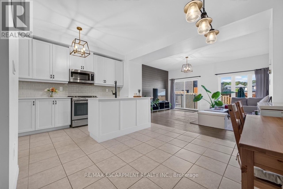 3980 CROWN STREET Lincoln (Beamsville), Ontario 5