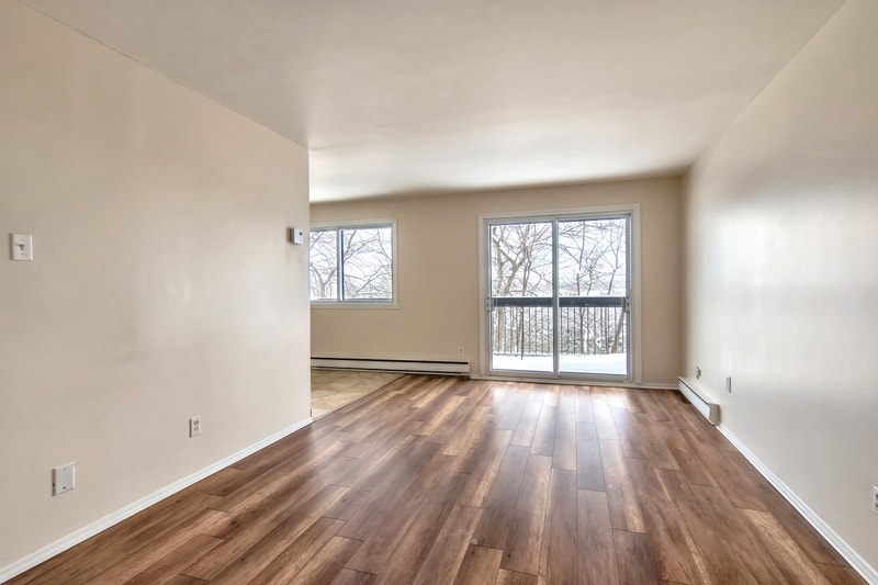 4.5 Style Condo, Tout inclus, Pierrefonds 1195 Locations longue