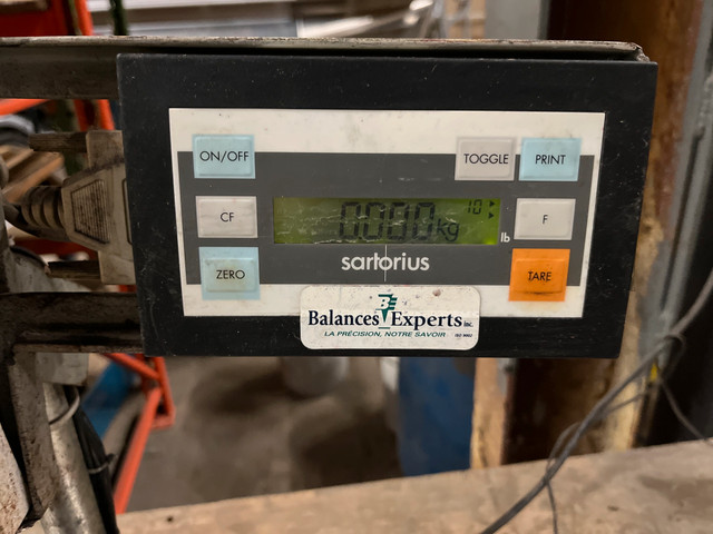 Lot de 2 balances Sartorius et AND dans Autres équipements commerciaux et industriels  à Drummondville - Image 2