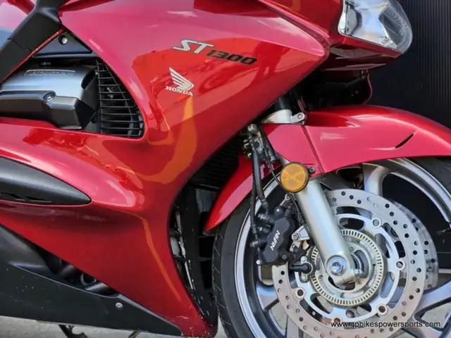 2008 Honda ST 1300A in Street, Cruisers & Choppers in Oshawa / Durham Region - Image 12