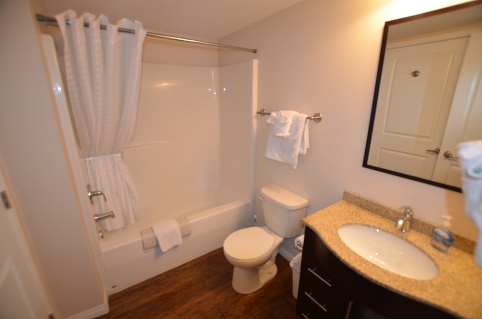 Eaglemont Manor - Furnished 1 Bed Suite Apartment for Rent 2