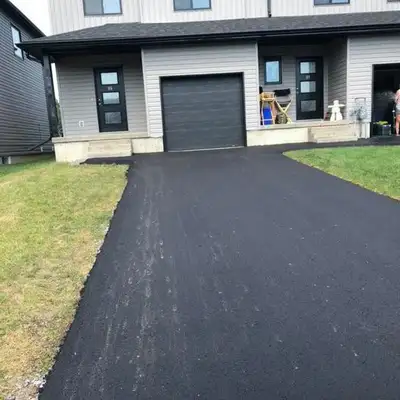 3 br/2.5 bath Townhouse Napanee July 1 $2295 Plus Kanvers Way