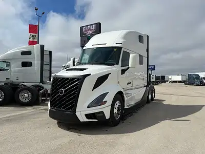 D13 engine, 455 hp, Turbo Compound, I Shift Automatic ATO2612G transmission, 53,200 lb GVW, 2.64 rat...