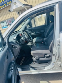 2009 Hyundai Tucson GLS Year: 2009 Make: Hyundai Model: Tucson Mileage: 195,081 Km Transmission: Aut... (image 5)