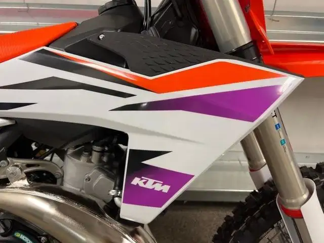 2024 KTM 250 SX in Dirt Bikes & Motocross in Calgary - Image 5