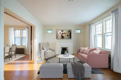 The spacious suites in this character block harken back to Winnipegs early high society. Tucked into...