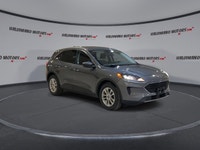 // ACCIDENT FREE!! // Meet the 2022 Ford Escape SE FWD, a smart, practical SUV that fits life in Cay... (image 1)