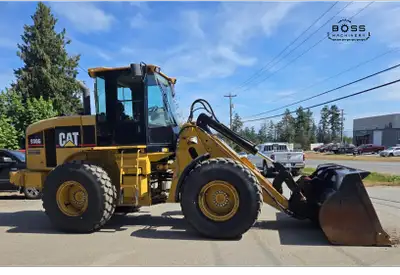 - 11000 Hours - Original Paint - New Tires - Hydraulic Quick Change - Comes with Bucket and Forks $6...