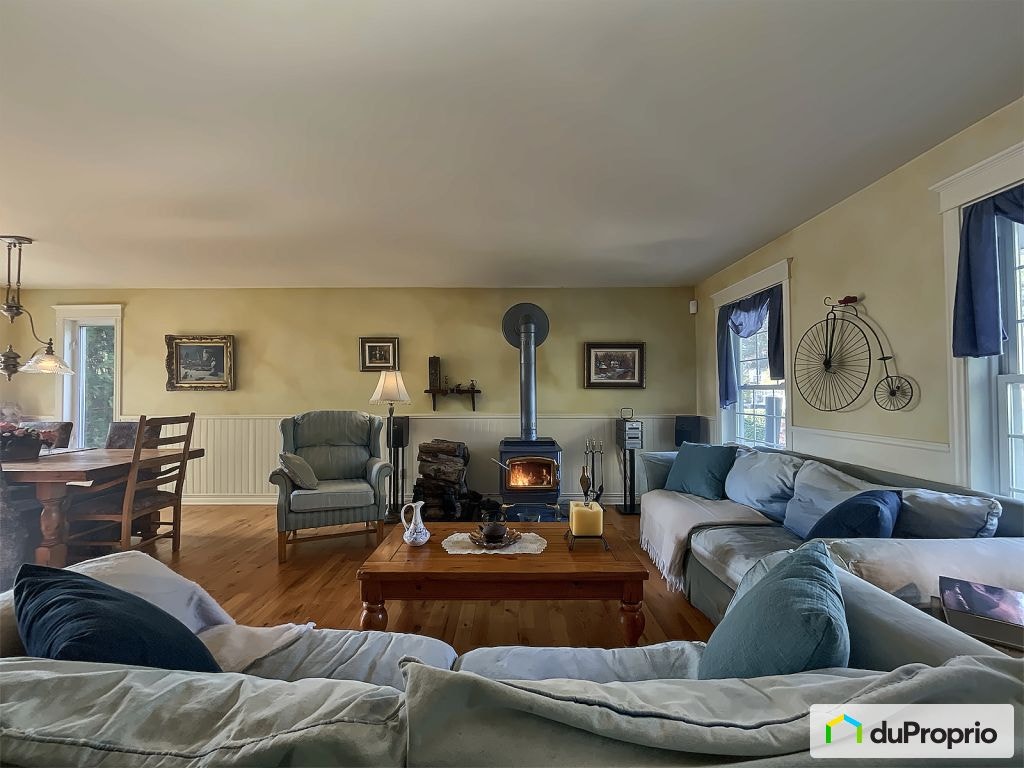 $745,000 - 2 Storey for sale in St-Basile-Le-Grand — photo 2