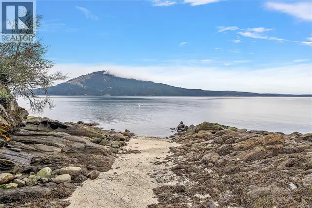 976 Lands End Rd North Saanich, British Columbia in Houses for Sale in Victoria - Image 25