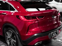 The 2023 INFINITI QX55 Essential is the mid-tier sweet spot of the lineup, combining the aggressive... (image 7)