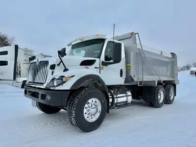 FOR SALE: 2022 INTERNATIONAL HV607 LIKE NEW TANDEM DUMP TRUCK WITH ONLY 95228KM!!!! CUMMINS L9 370HP...