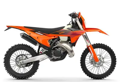 KTM : la référence autrichienne en motos haute performance. Chez Groupe Contant retrouvez toute la g...