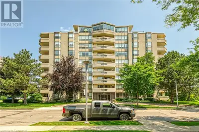 Welcome to 112-8 Village Green Condos, situated at the heart of Olde Stoney Creek. Rarely offered, 1...