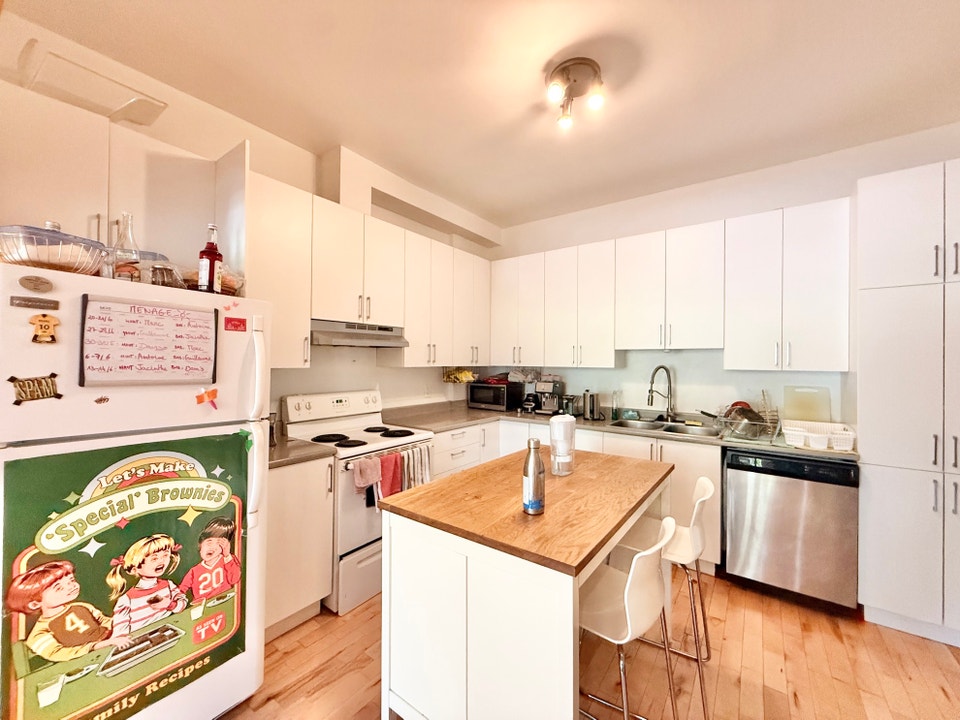 9 et demi - Plateau Mont-Royal - Électros, AC - Dispo mtn! 3