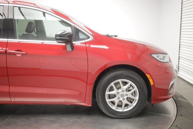 2024 Chrysler Pacifica Touring-L in Cars & Trucks in Calgary - Image 3