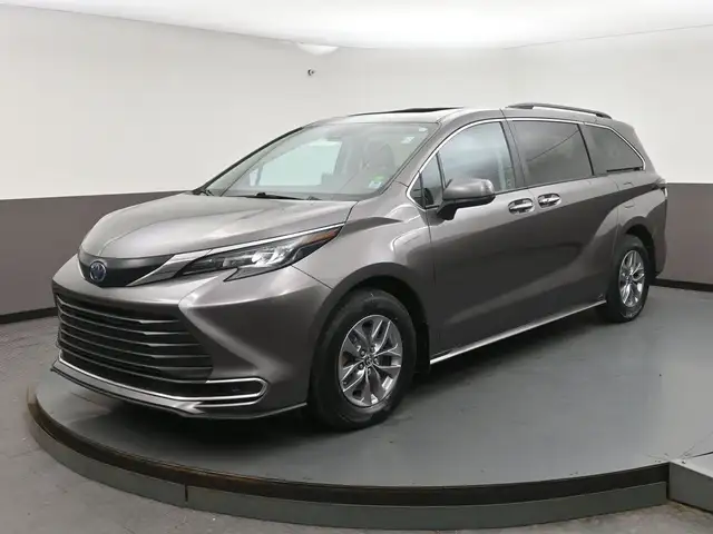 2024 Toyota Sienna XLE in Cars & Trucks in Dartmouth - Image 4