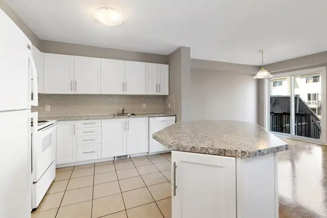 Timberline Townhomes - Townhouse (3 bedroom) available at 8 Timb in Long Term Rentals in Ottawa - Image 7