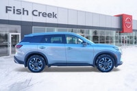 Step into sophistication and unparalleled versatility with the 2025 INFINITI QX60 LUXE. This strikin... (image 7)