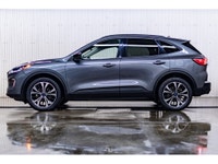 **ACCIDENT FREE - MECHANICALLY CERTIFIED** 82,262 KM This 2022 Ford Escape AWD SEL ST Appearance Pkg... (image 1)