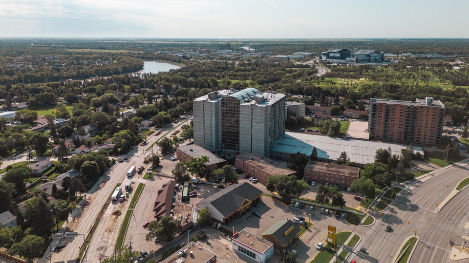 Summerland Apartments a Tropical Fort Richmond Haven by U of M! Long